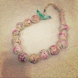 Vintage hand painted birdie necklace 🦜🧡🌸